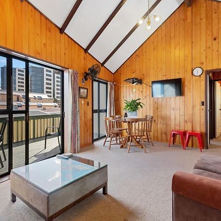 Downtown Mountview - Mt Maunganui Holiday Home Mount Maunganui Bagian luar foto