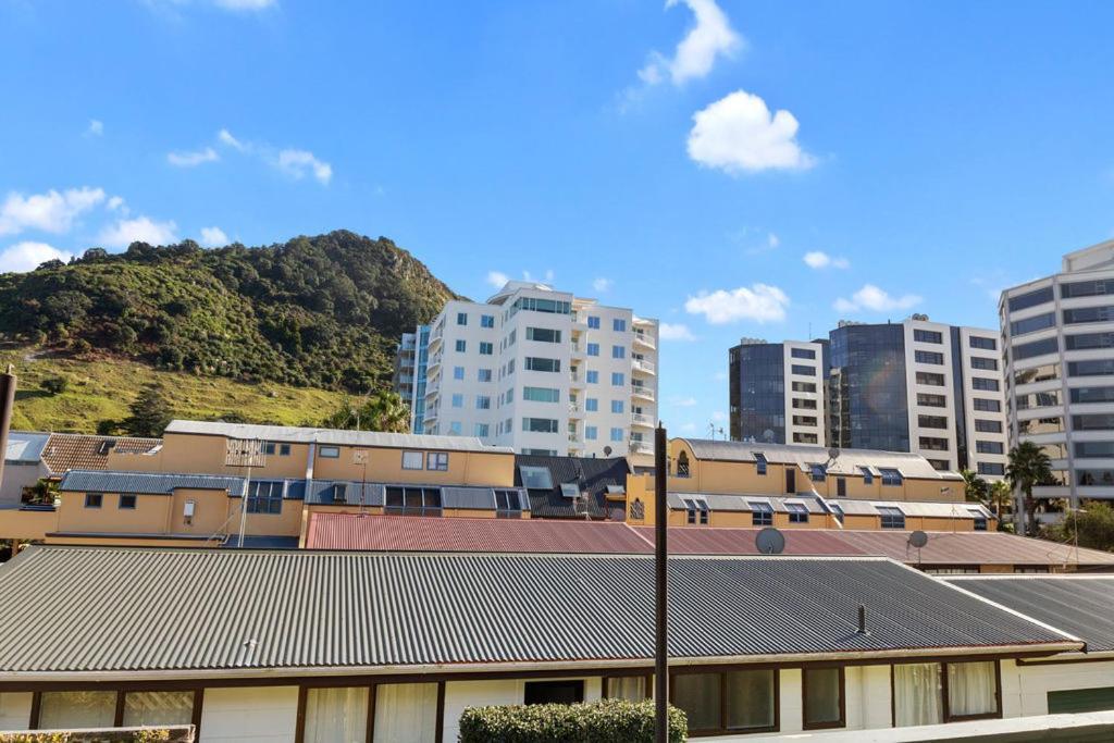 Downtown Mountview - Mt Maunganui Holiday Home Mount Maunganui Bagian luar foto