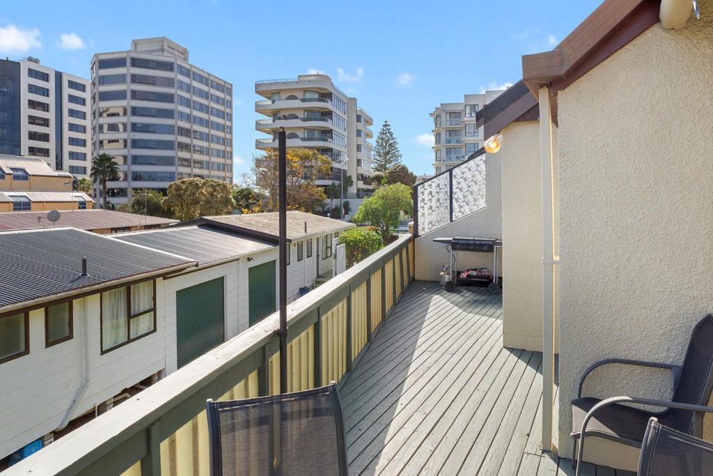 Downtown Mountview - Mt Maunganui Holiday Home Mount Maunganui Bagian luar foto