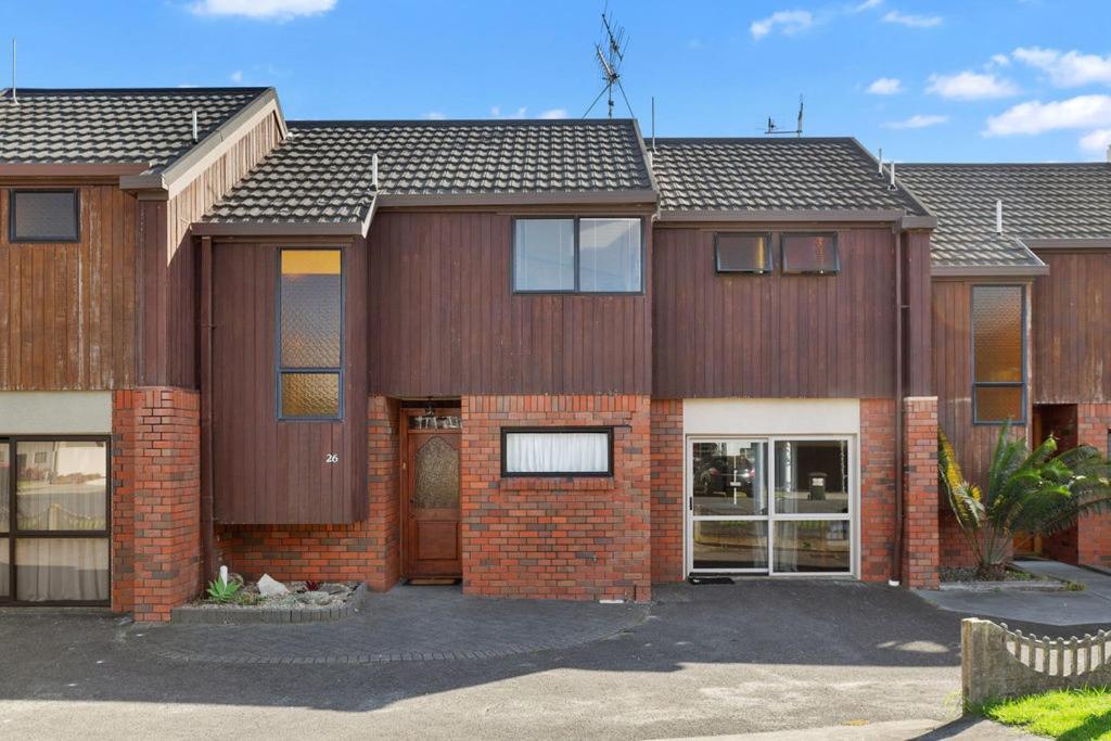Downtown Mountview - Mt Maunganui Holiday Home Mount Maunganui Bagian luar foto
